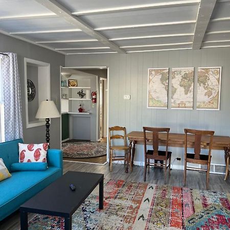 Rustic 2 Bedroom Boho Apartment Ларами Екстериор снимка